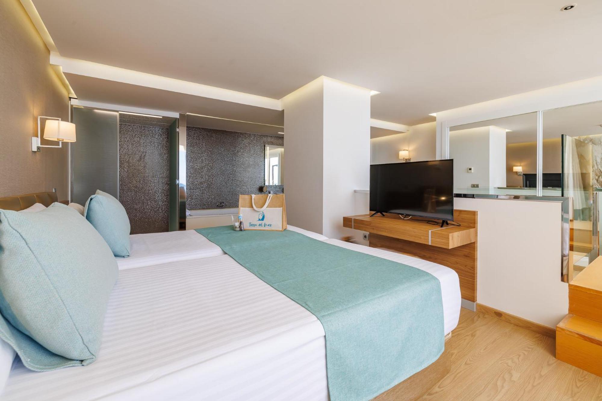 Hotel Torre Del Mar - Ibiza Playa d'en Bossa Kültér fotó